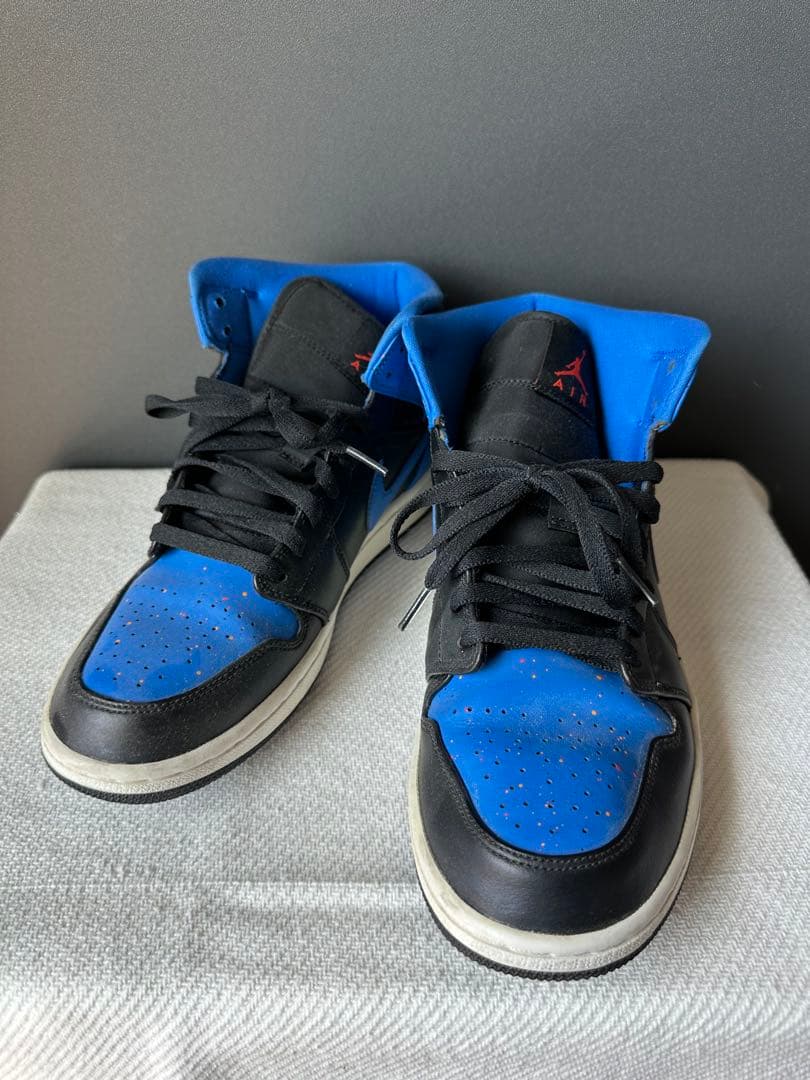 NIKE AIR JORDAN1 RETRO MID ロイヤル