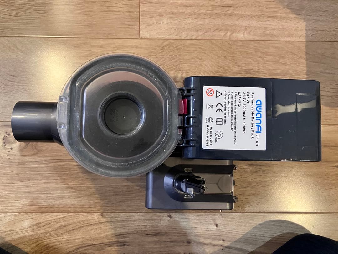 Dyson V8 Slim fluffy 現役稼働中 すぐ使えます。 Dyson V8 Slim fluffy 現役稼働中 すぐ使えます。