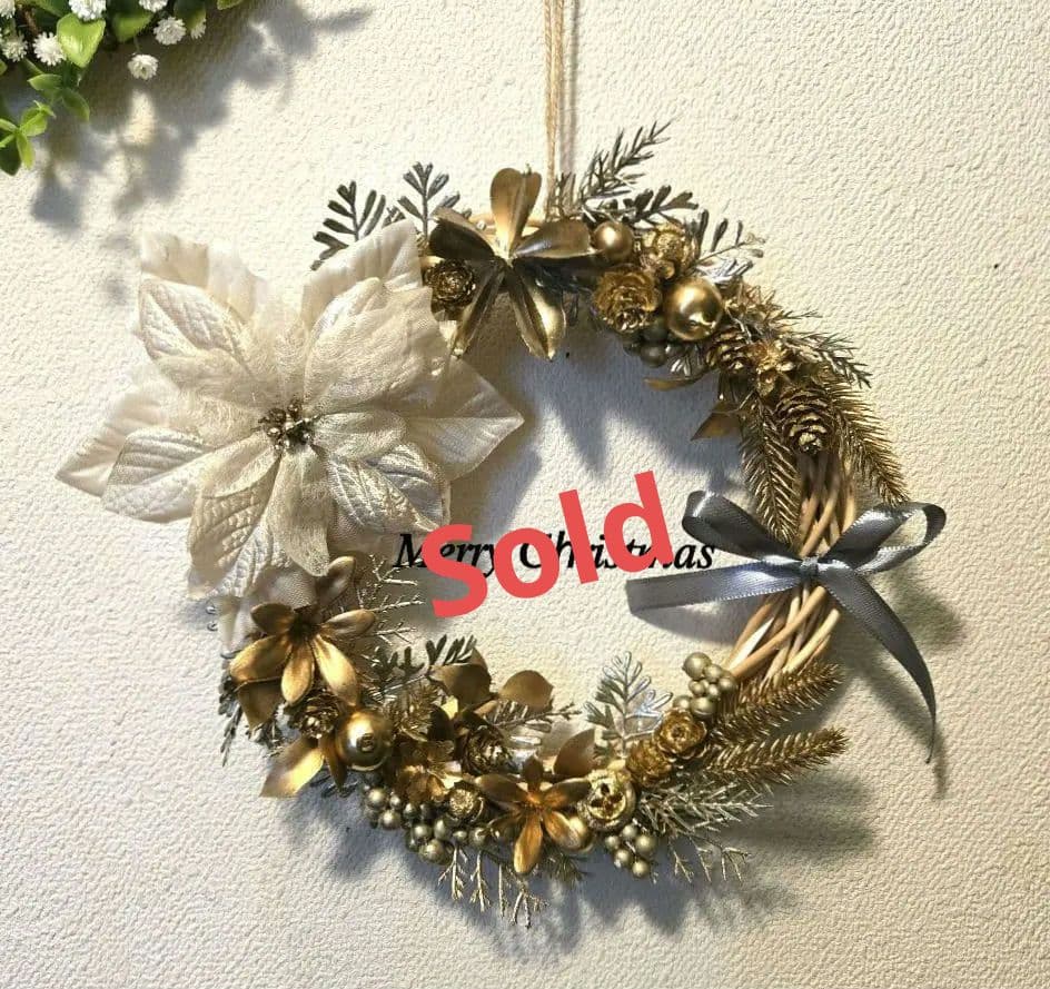 ゴールドとホワイトのクリスマスリース新品、♥