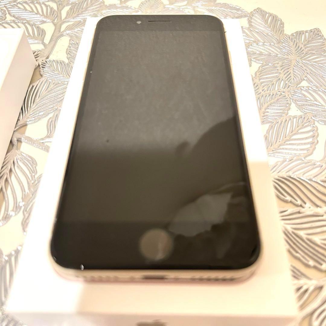 美品】 iPhone se3 本体 第3世代 ホワイト ジャンク 充電不可