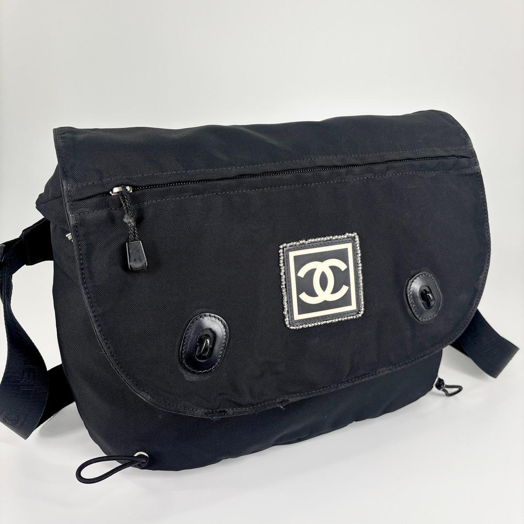 極美品 シャネル ショルダーバッグ 8番台 スポーツライン ココマーク メンズ 極美品 シャネル ショルダーバッグ 8番台 スポーツライン ココマーク メンズ