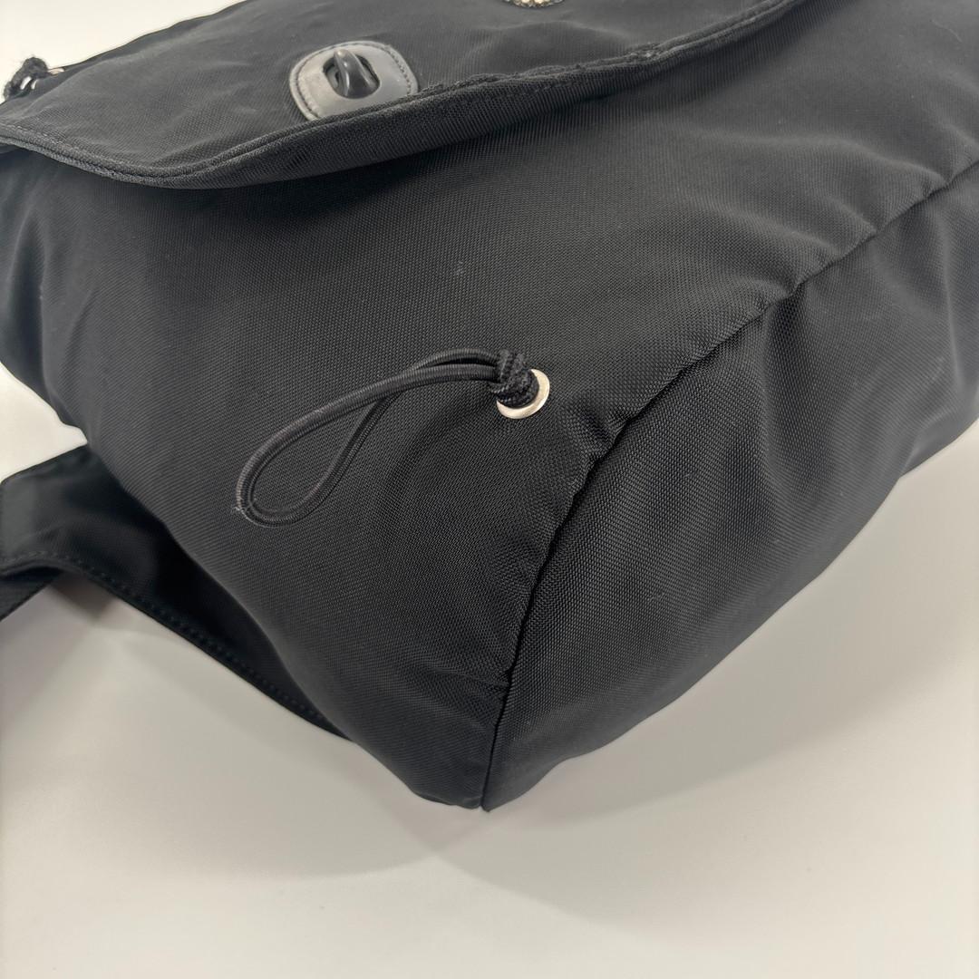 極美品 シャネル ショルダーバッグ 8番台 スポーツライン ココマーク メンズ 極美品 シャネル ショルダーバッグ 8番台 スポーツライン ココマーク メンズ