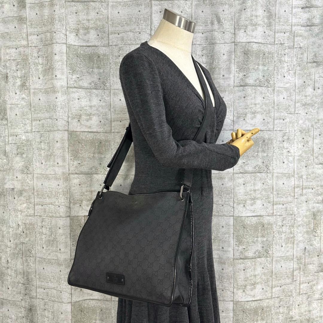 GUCCI ショルダーバッグ サコッシュ キャンバス レザー GG