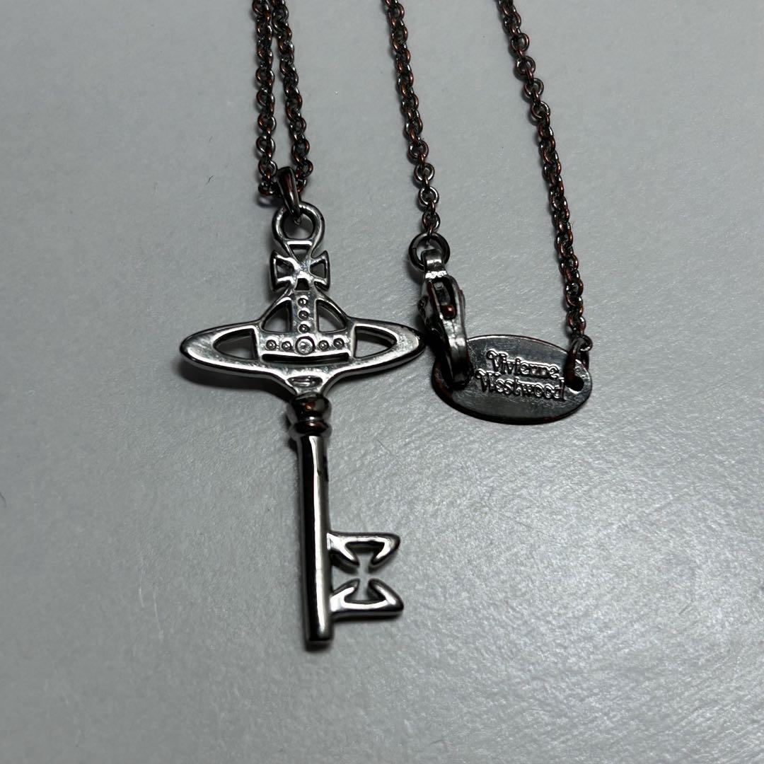 Vivienne Westwood オーブ 鍵モチーフ ネックレス
