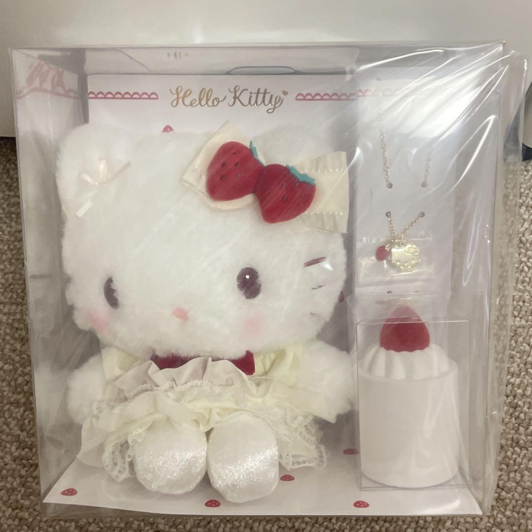 新品未開封 サンリオ　ショートケーキ　ハローキティ　ぬいぐるみ　ネックレス 新品未開封】サンリオ ショートケーキ ハローキティ ぬいぐるみ