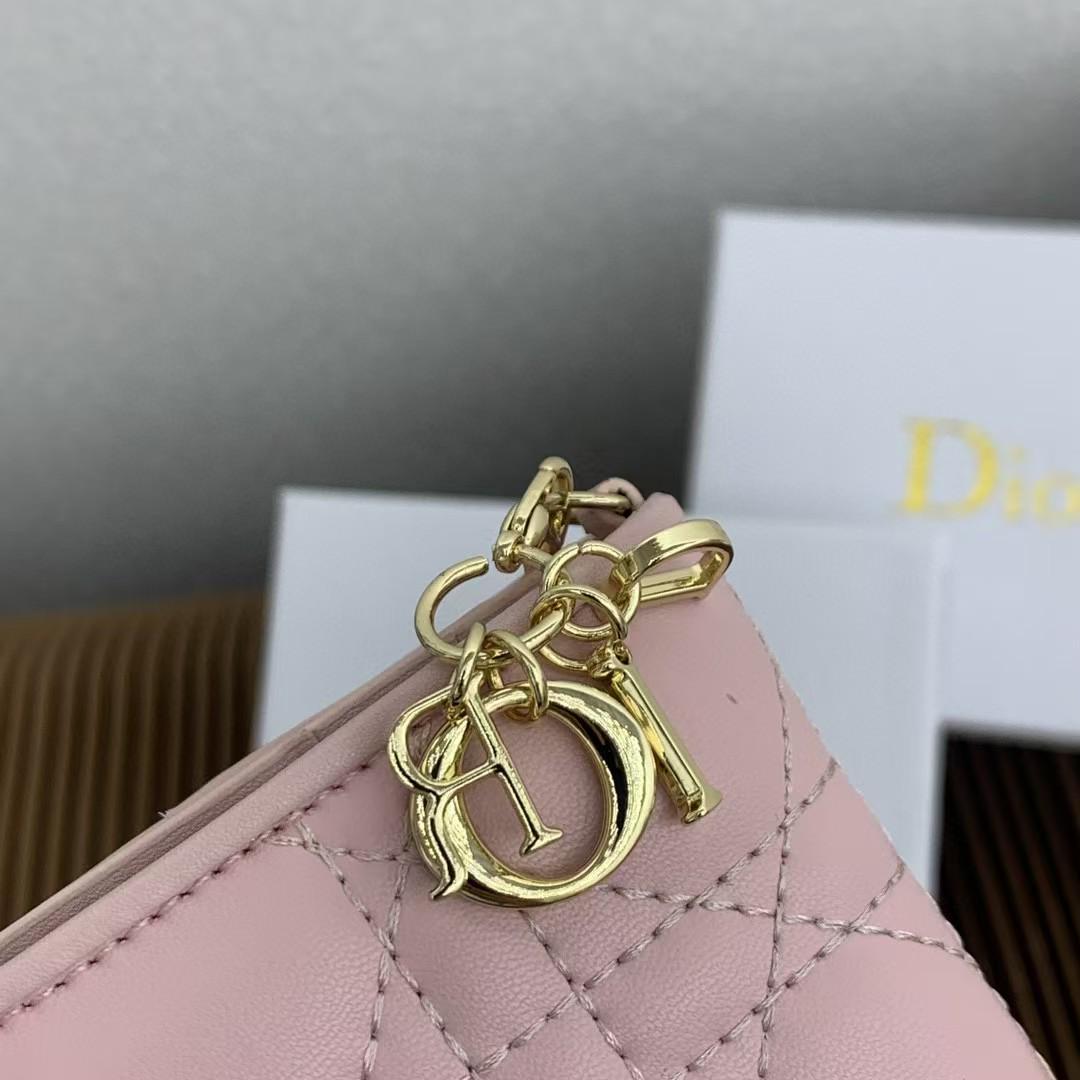 極美品? Dior ? ディオール 二つ折り財布 極美品? Dior ? ディオール 二つ折り財布 - メルカリ