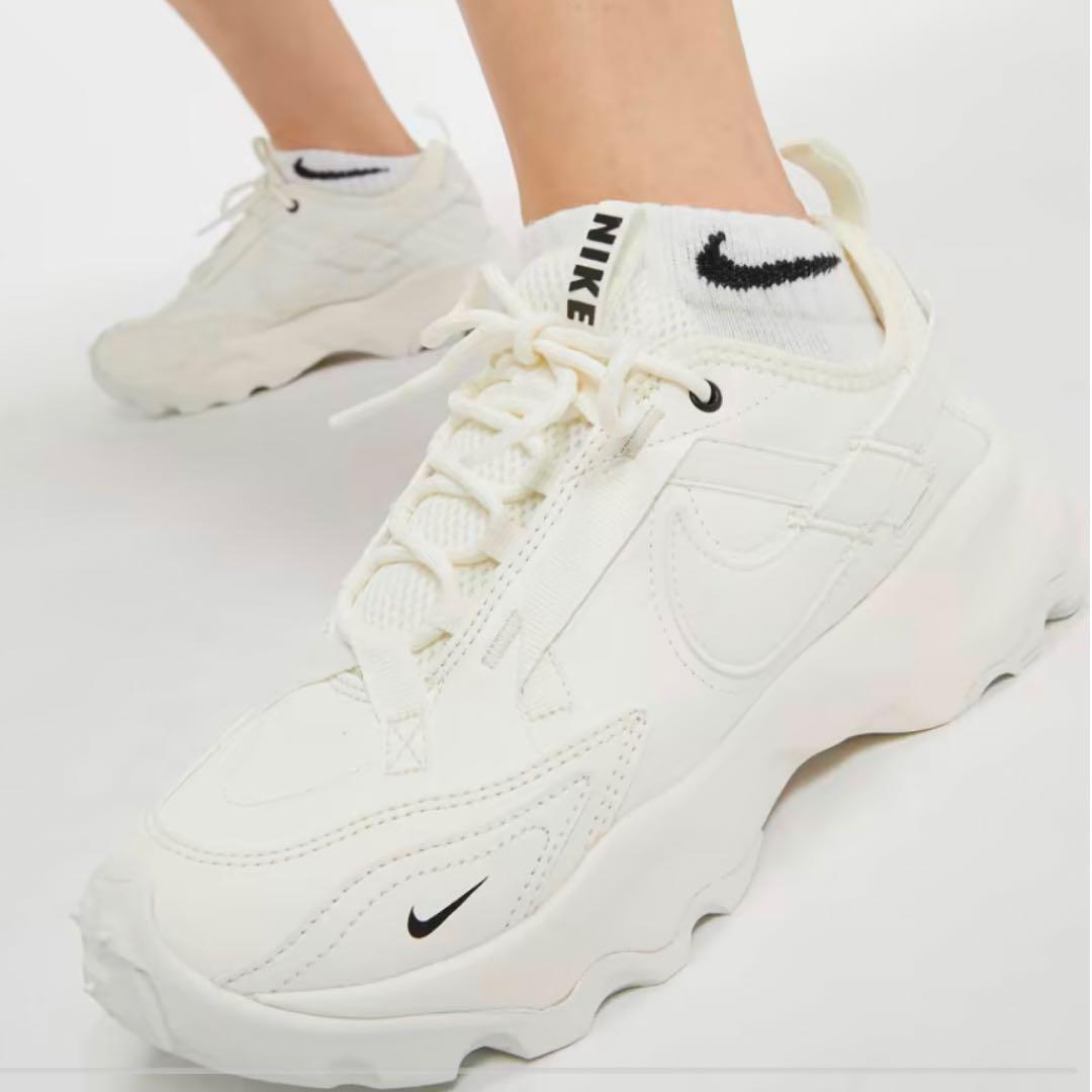 NIKE レディース　ナイキ TC 7900 スニーカー　24cm