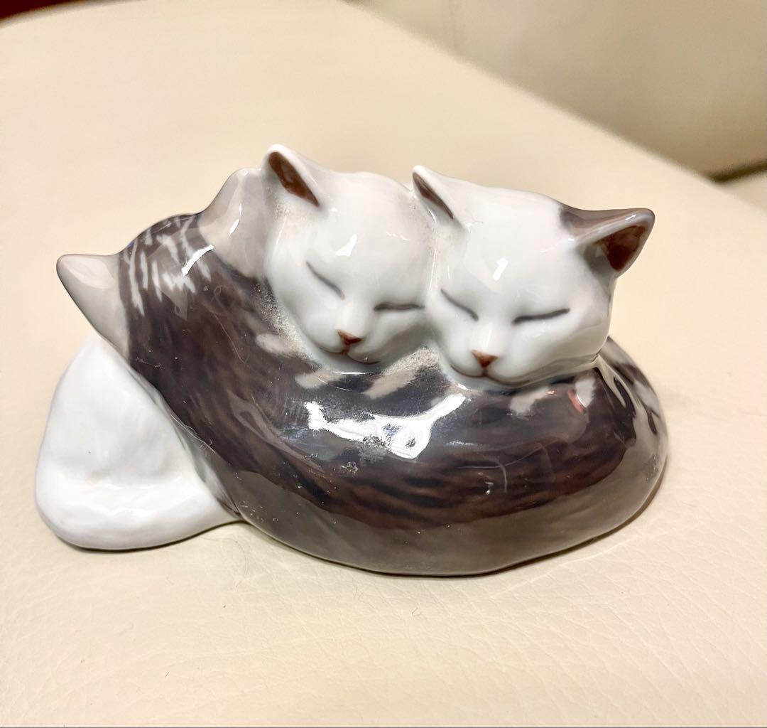 ロイヤルコペンハーゲン』 フィギュリン猫の陶器寄り添う