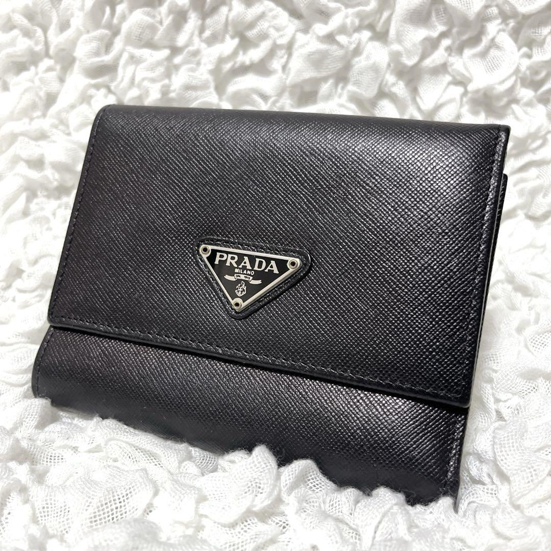 大人気✨プラダ　PRADA　三つ折財布　黒　サフィアーノレザー　ウォレット