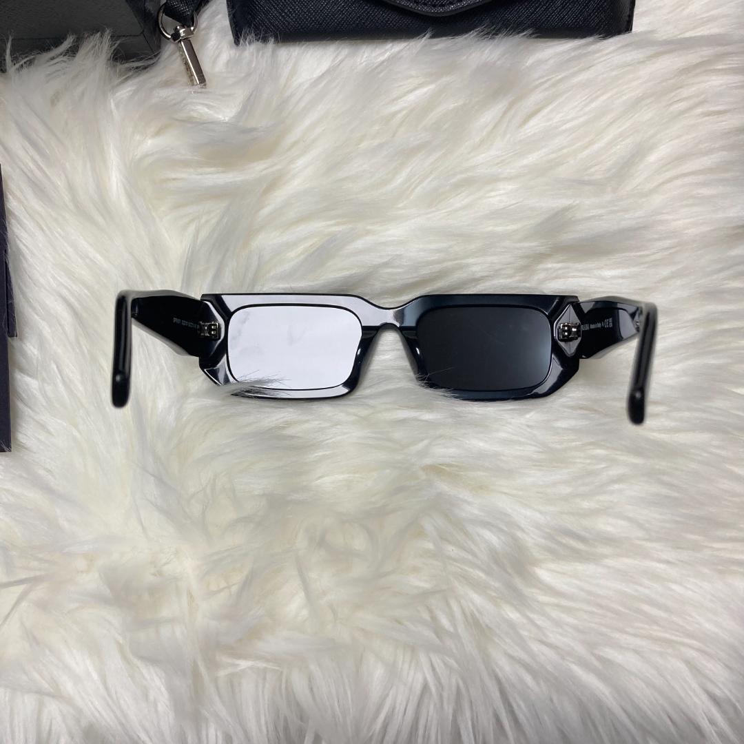 PRADA プラダ SPR02C サングラス メガネ グラデーション ブラック PRADA プラダ SPR02C サングラス メガネ グラデーション ブラック