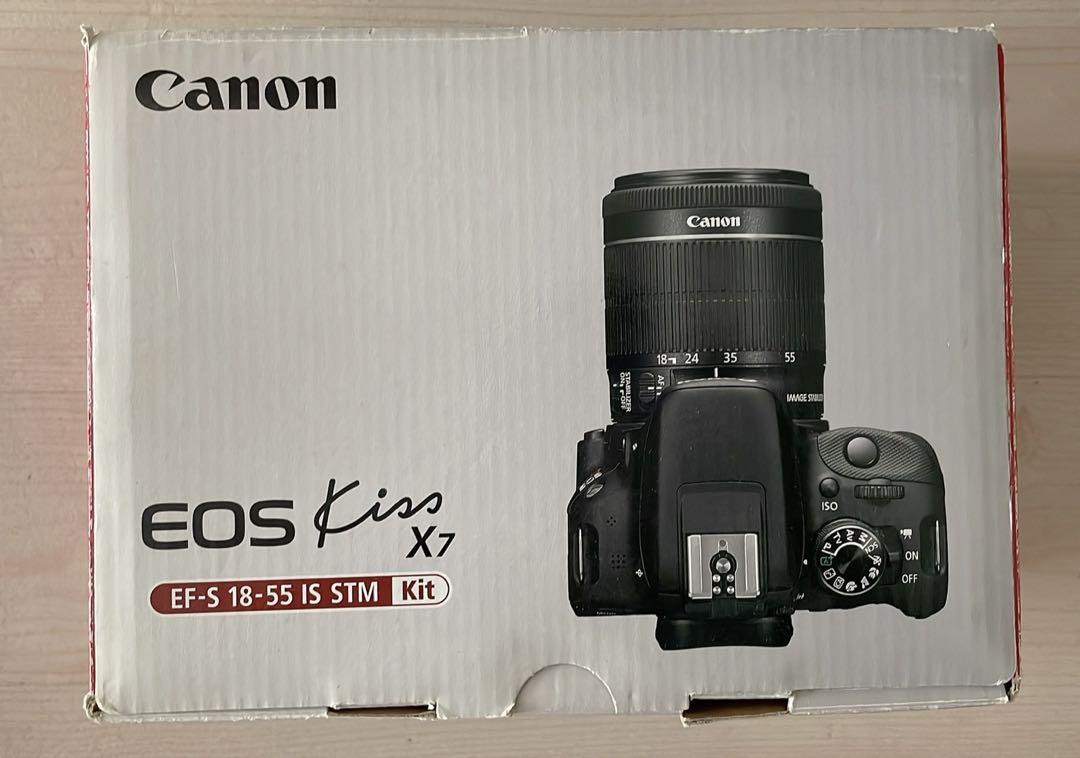 本体と付属品 カメラ