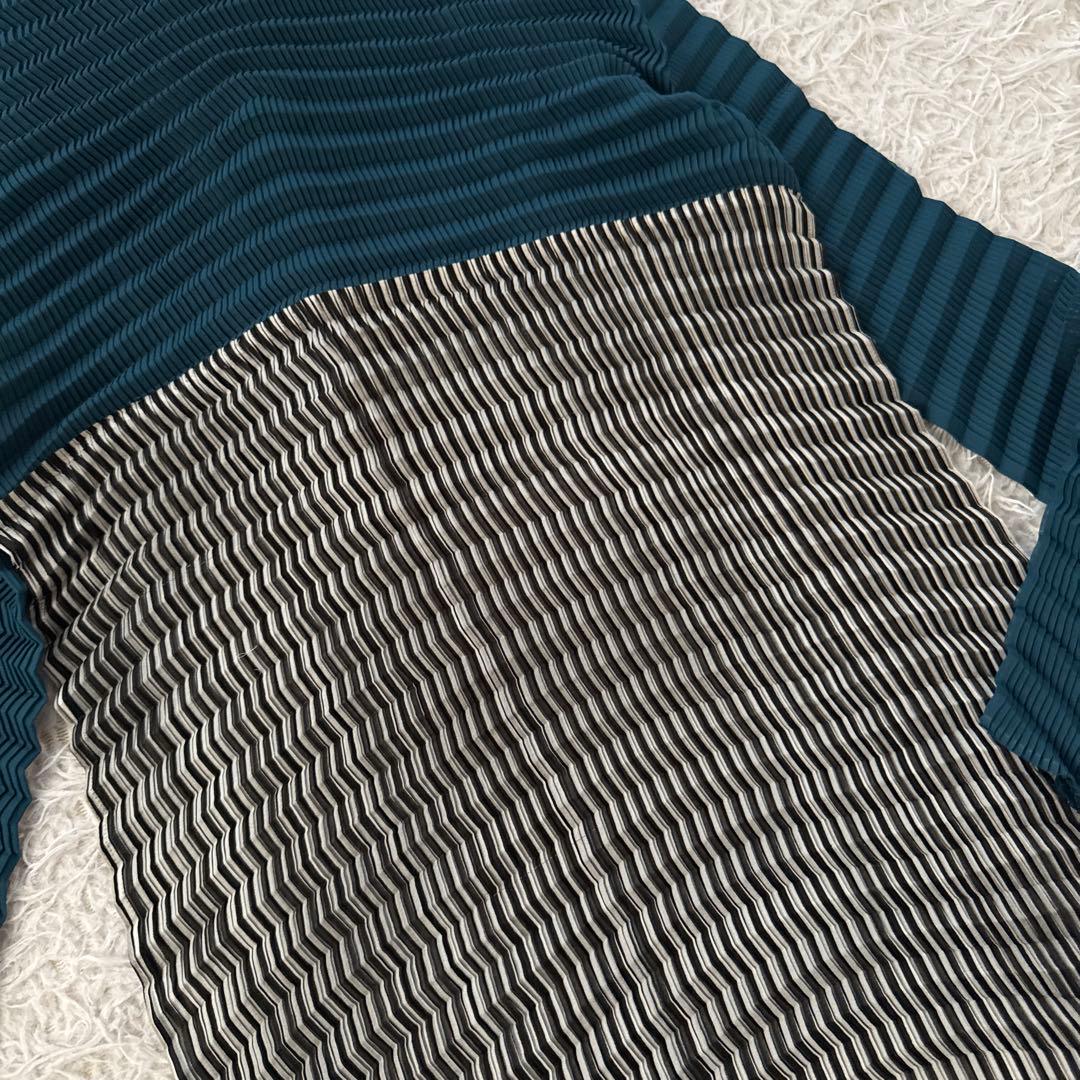 美品☆ ISSEY MIYAKE プリーツアンサンブルカーディガン