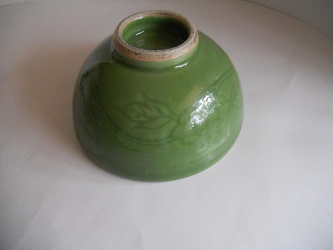 青磁 緑釉 中国 清朝 骨董品 超希少 茶碗 茶器 菓子器 です。