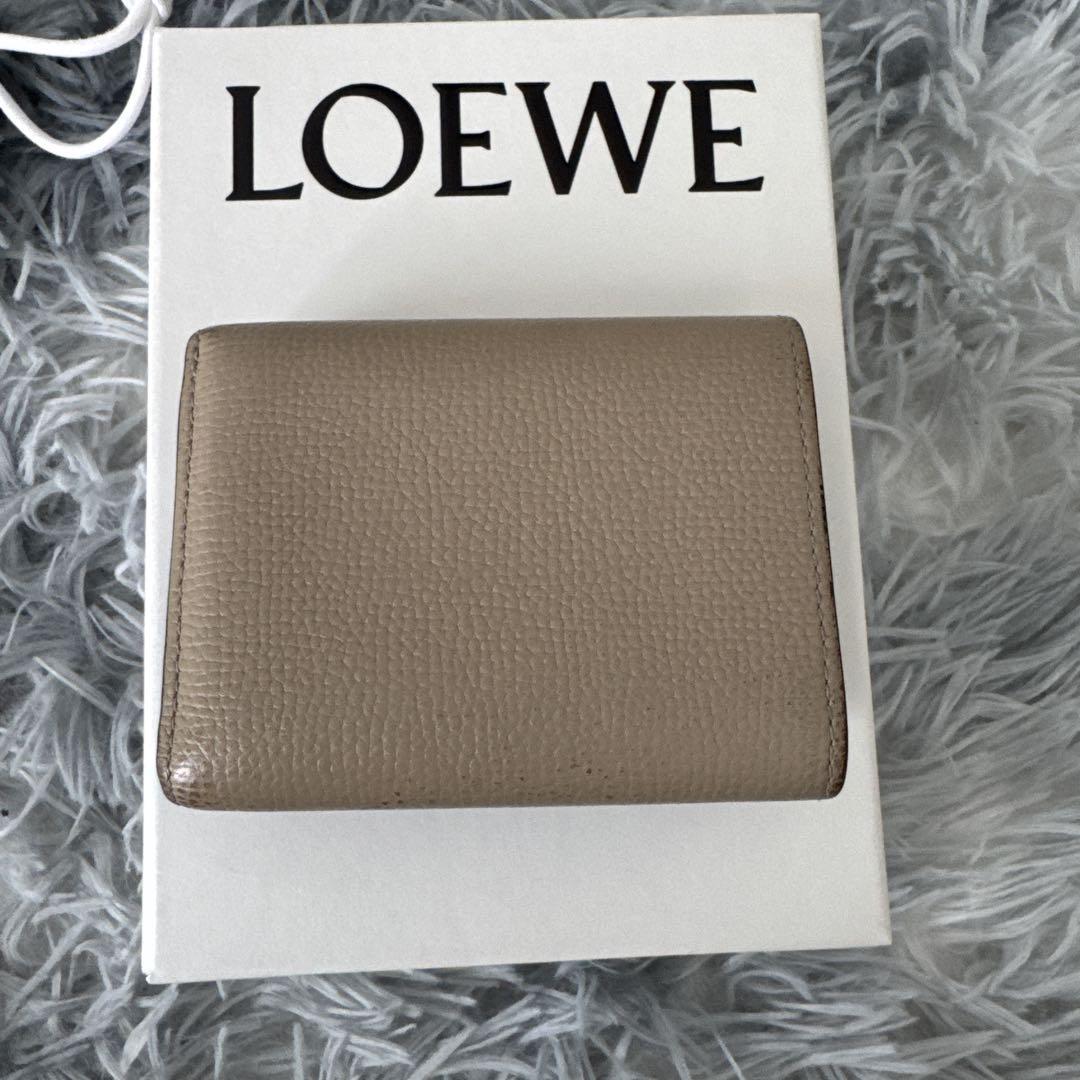 LOEWE ベージュ 三つ折り財布