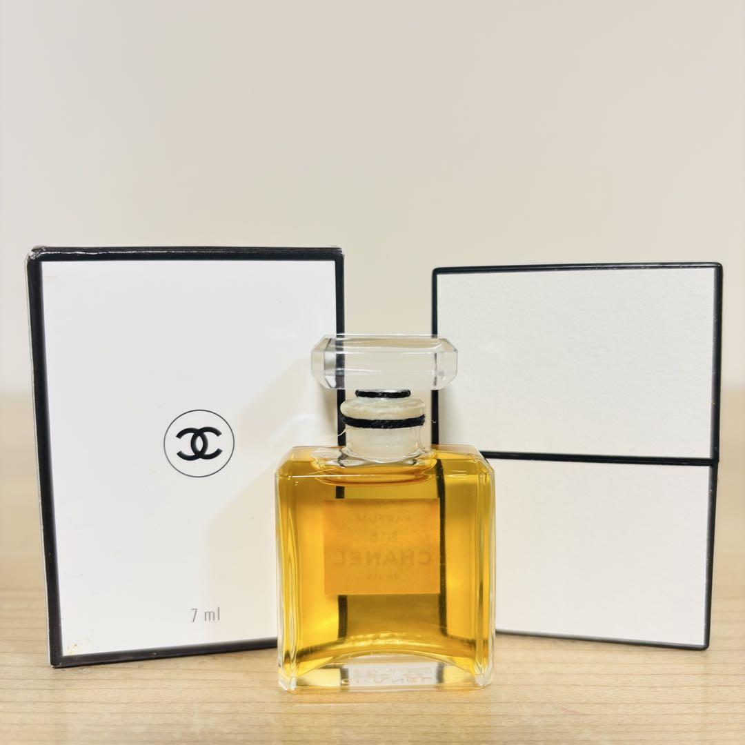 新品　シャネル　No.5 パルファム　7ml Amazon | シャネル(CHANEL) No.5 パルファム 7ml[並行輸入品