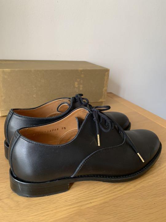 靴 beautiful shoes / plain shoes