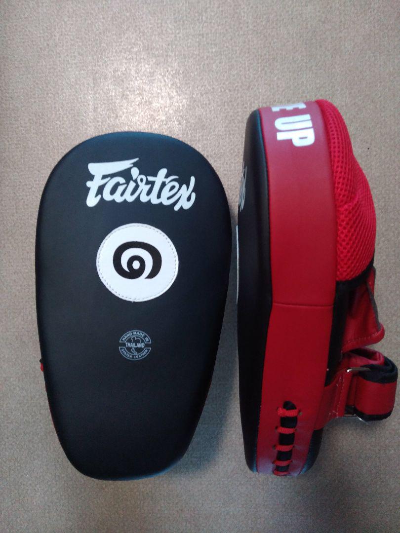 合革製FAIRTEXロングパンチングミット FMW-12 黒＆赤 (新品)