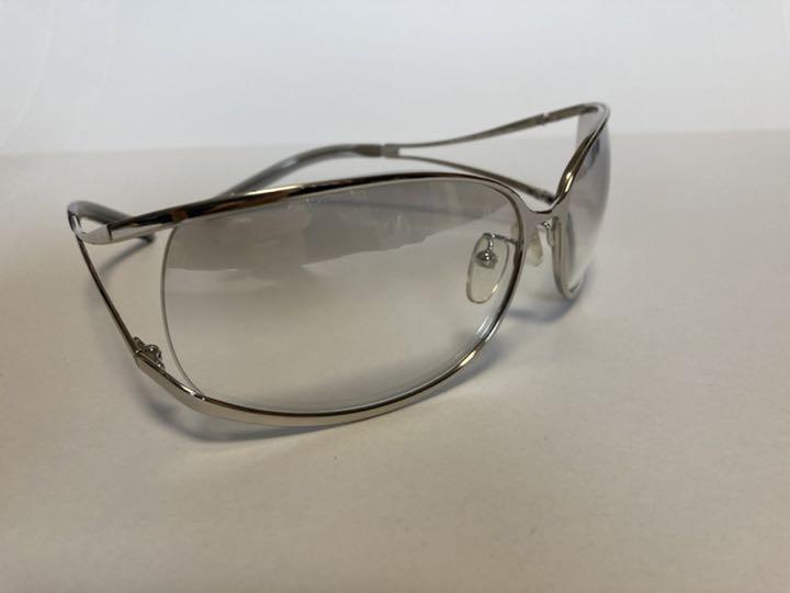 ジバンシーサングラス JRyX2-m94447685402 即納高評価