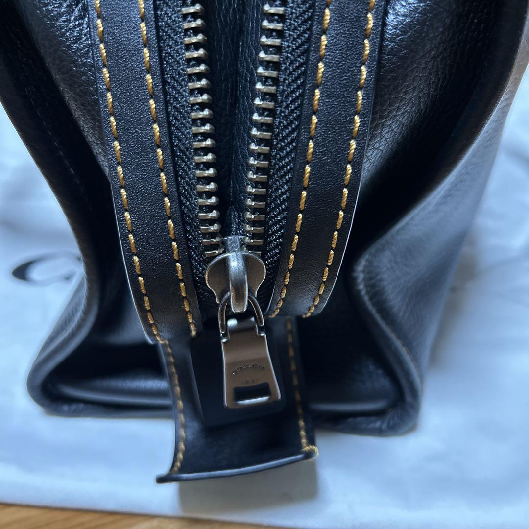 COACH ブラック ペブルレザー ハンドバッグ