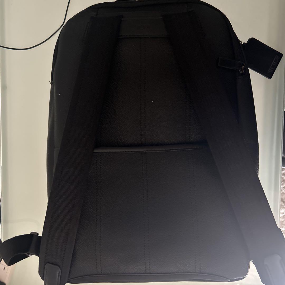 TUMI 黒 ビジネスバックパック