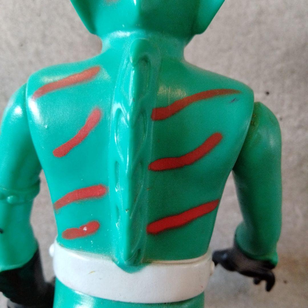 当時物仮面ライダーアマゾンソフビ無版権パチ約23センチ - メルカリ