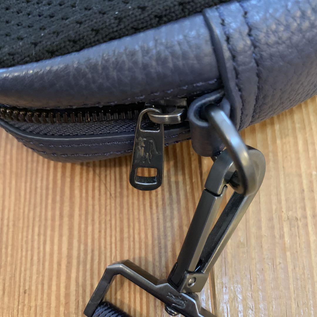 lacoste ボディバッグ　ショルダーバッグ ネイビー