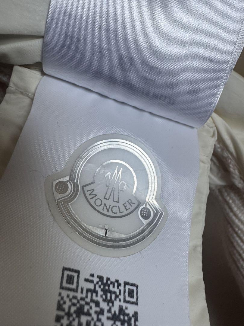 MONCLER オフホワイト&ホワイト ダウンジャケット