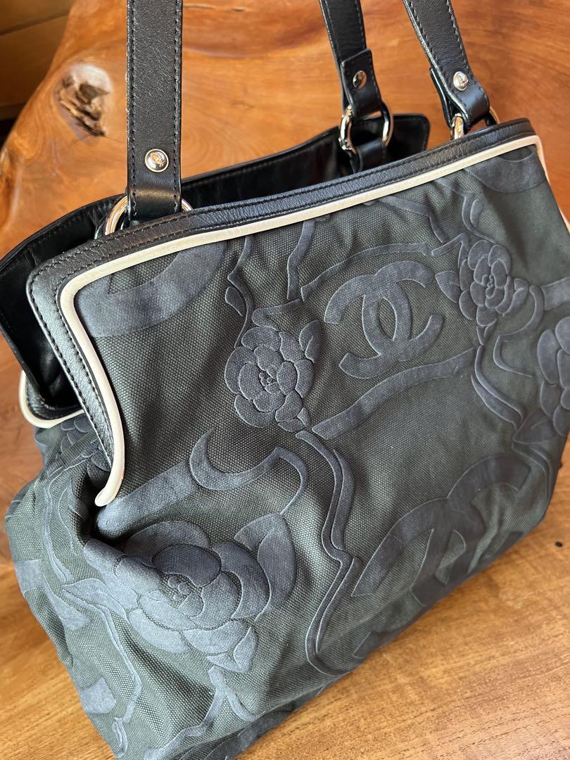 美品☆希少☆CHANEL☆シャネル　カメリア　キャンパスレザートートバッグ