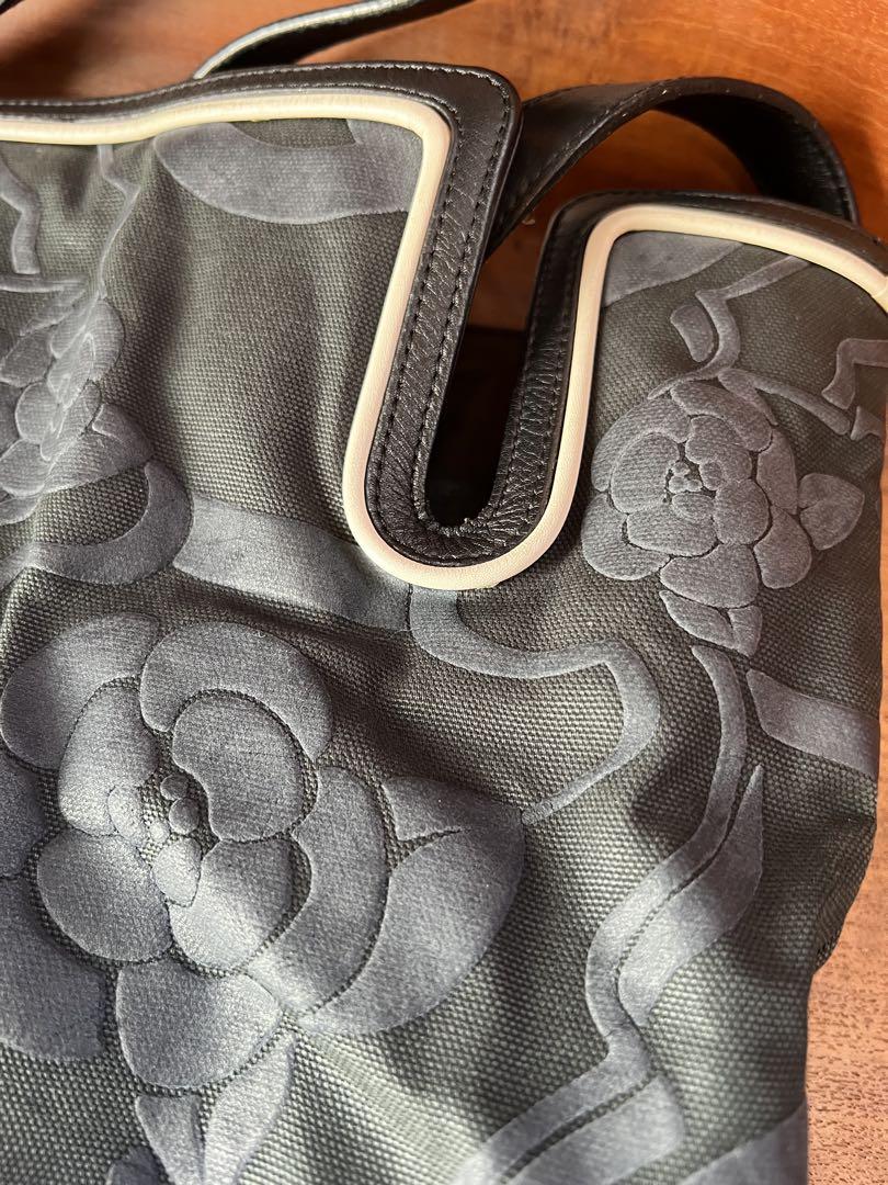 美品☆希少☆CHANEL☆シャネル　カメリア　キャンパスレザートートバッグ