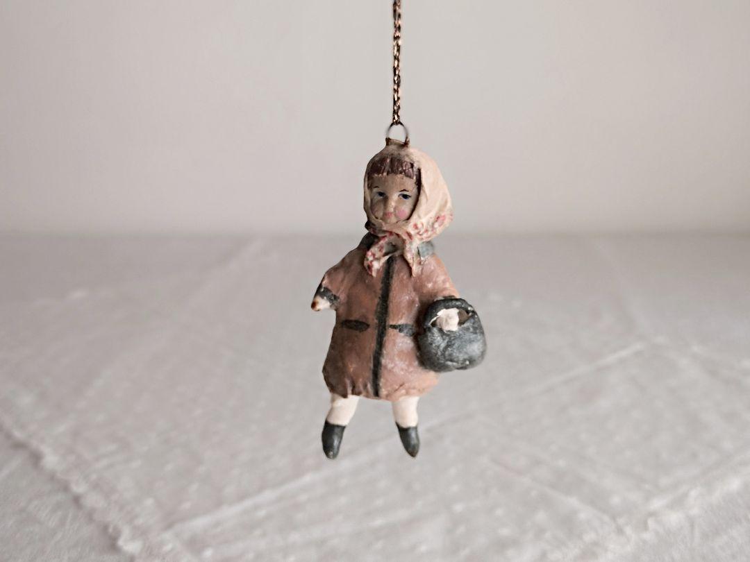 【✳︎toto✳︎さま】old ornament ❀ パピエマシェの女の子