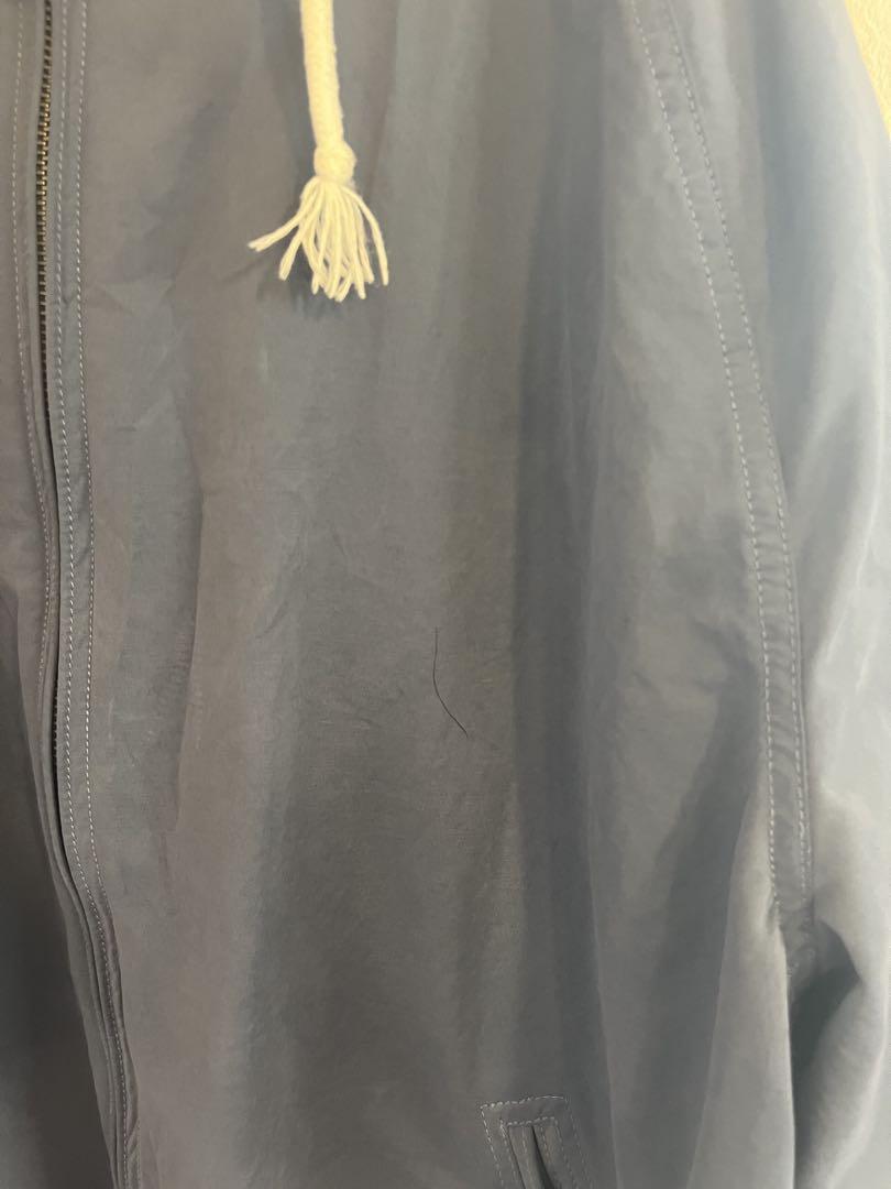 青