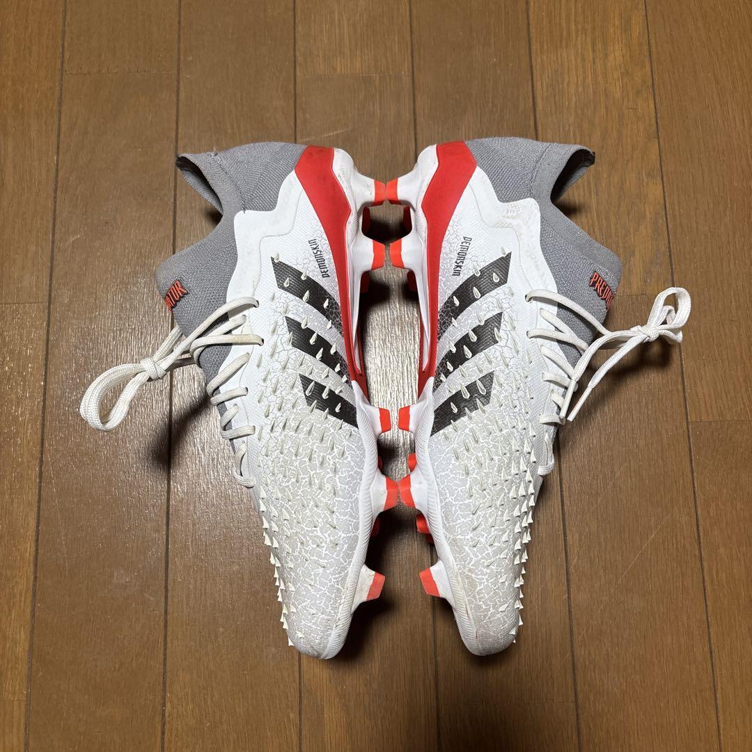 adidas プレデターフリーク.1 HG/AG