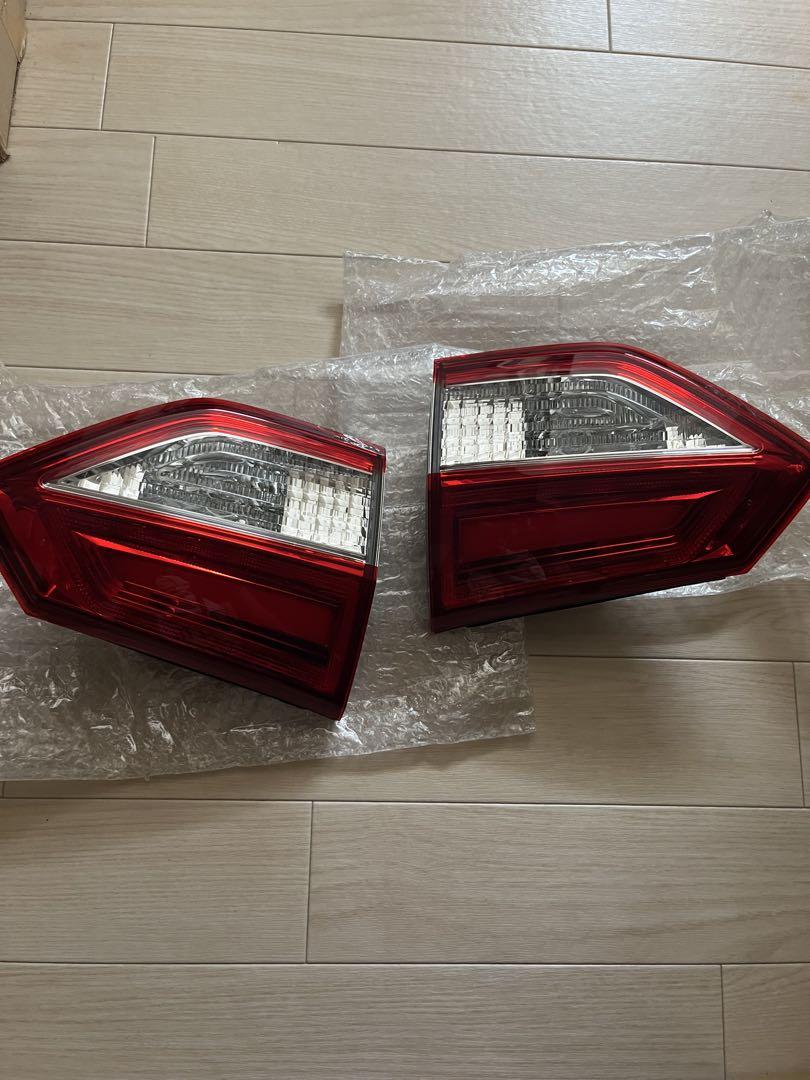 〈平日発送〉 ホンダ　フリード　テールランプ