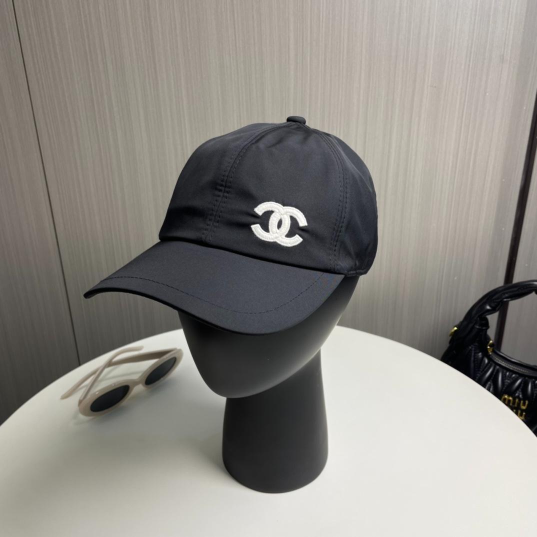 Chanel 黒 ベースボールキャップ - メルカリ