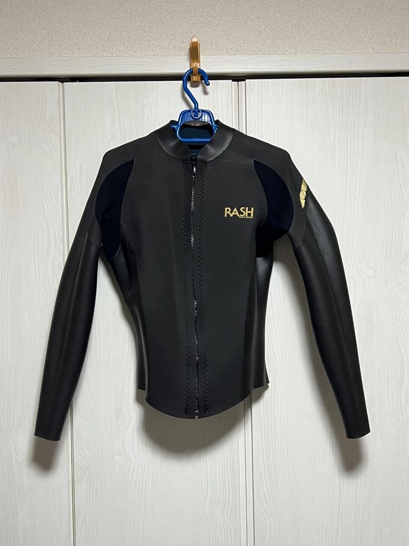 RASHタッパー 3mm L size目立った傷や汚れなし