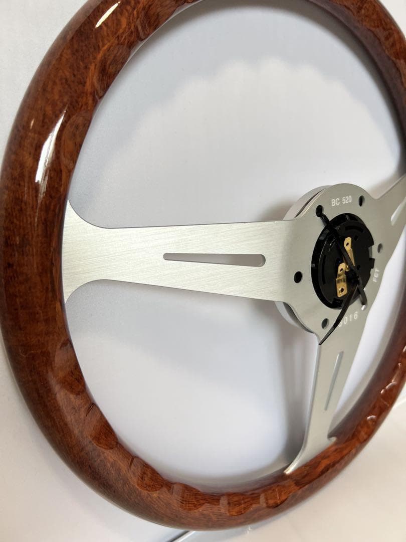 新品未使用 ナルディ 社外 ウッド 即日発送可能 ハンドル モモ 茶色 シルバー 新品未使用 ナルディ 社外 ウッド 即日発送可能 ハンドル モモ 茶色 シルバー