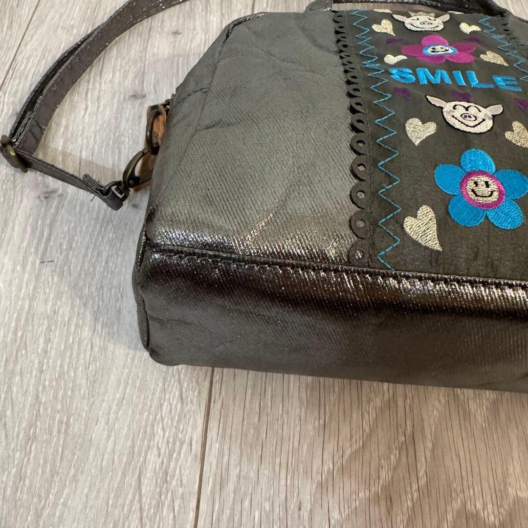 オレボレブラ ショルダーバッグ ミニボストン メタリックカラー 刺繍 スマイル オレボレブラ ショルダーバッグ ミニボストン メタリックカラー 刺繍 スマイル