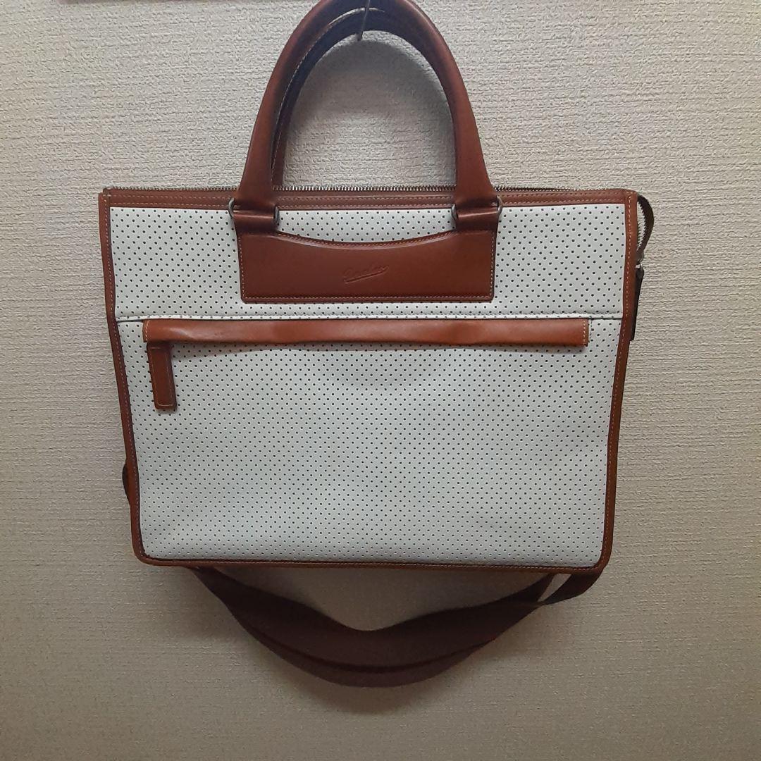 ボルサリーノのブリーフバッグの出品になります。