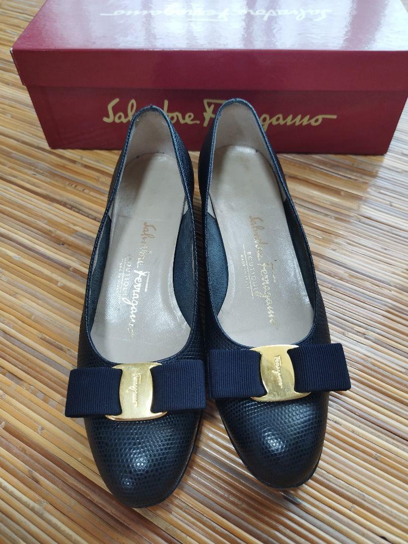 Salvatore Ferragamo ブラックモカシン+開運お守り付き