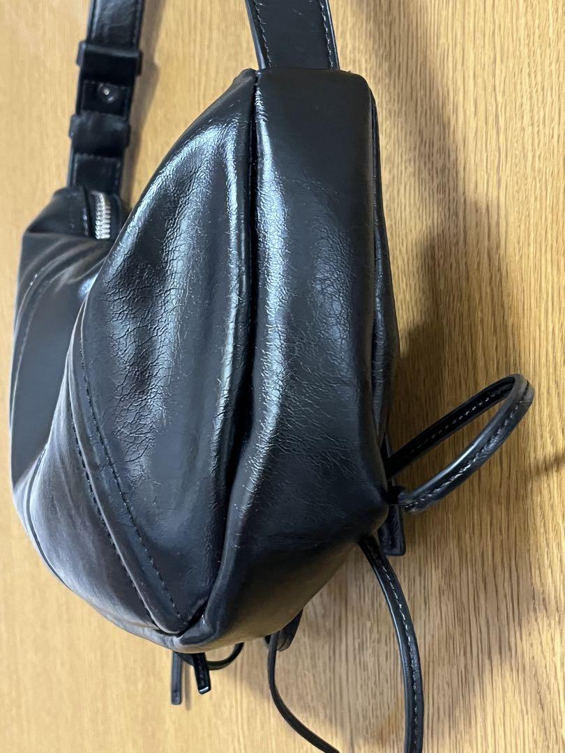 WEB限定お買い得商品の新着アイテム Matin メルカリ - リボン付き黒レザーハンドバッグ Kim バッグ