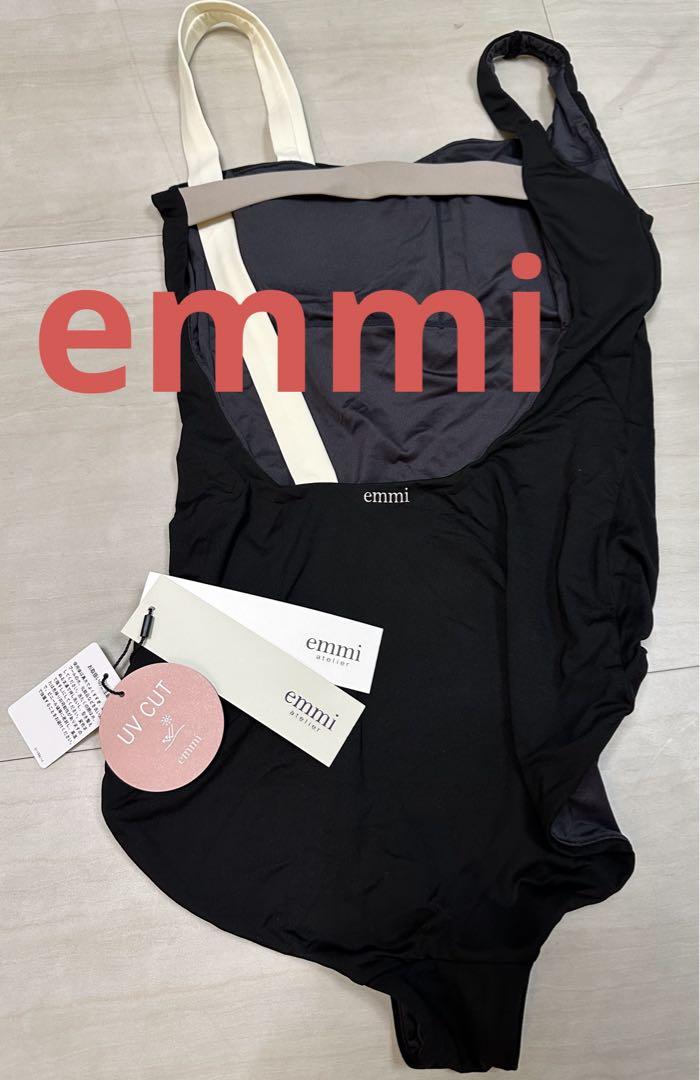 未使用タグ付き　emmi 水着　ブラック