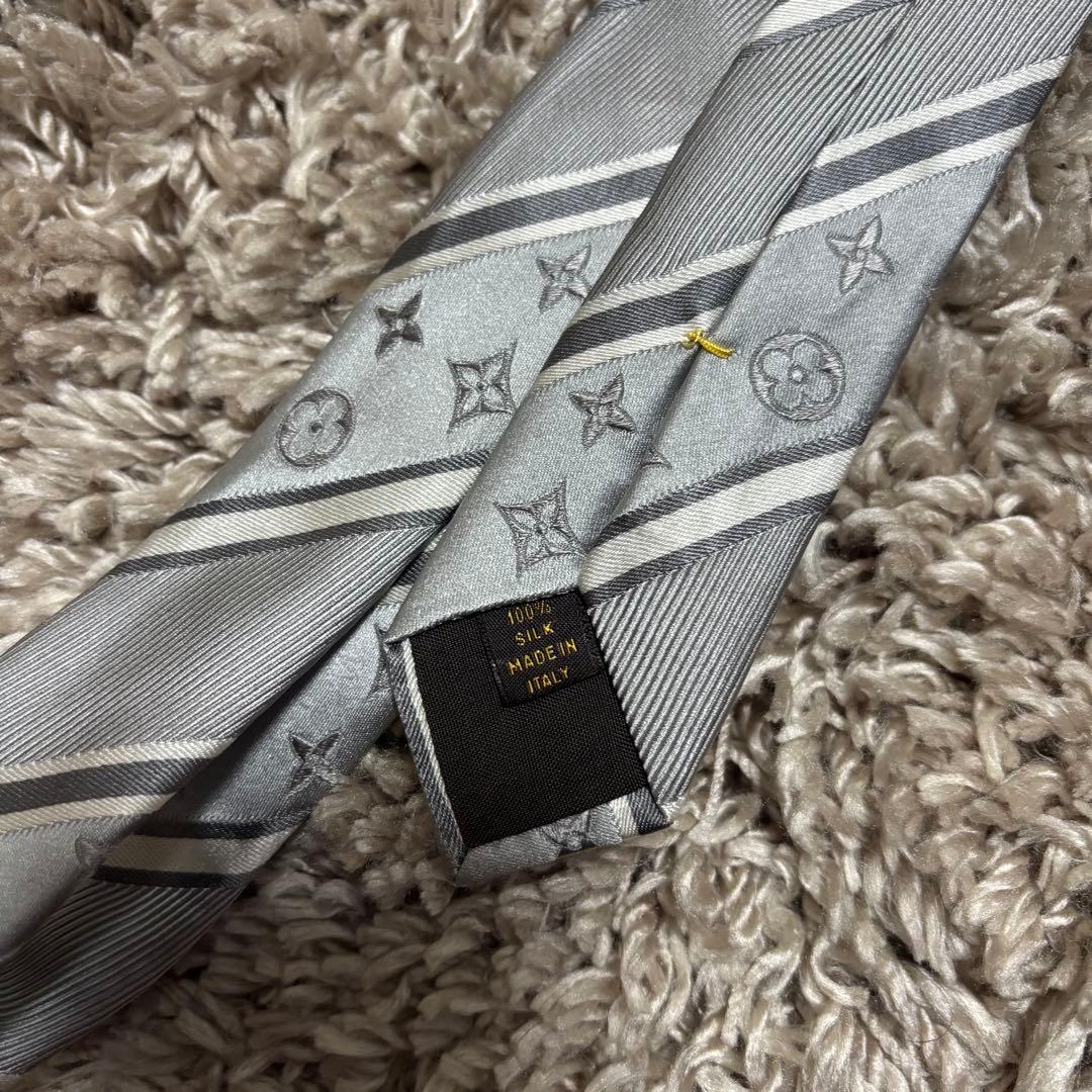 Louis Vuitton ネクタイ シルク100% ストライプ モノグラム Louis Vuitton ネクタイ シルク100% ストライプ モノグラム