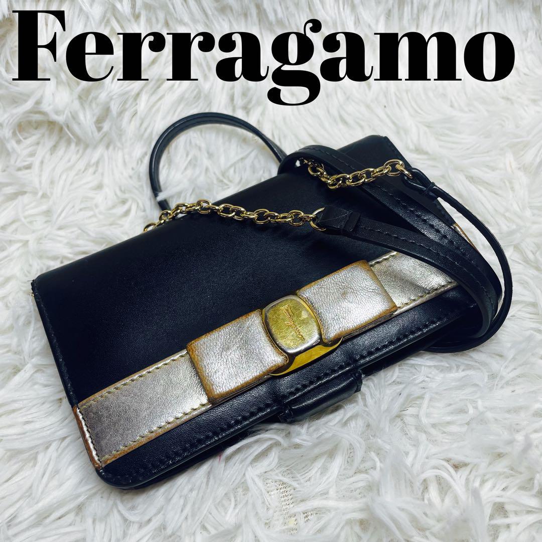 Ferragamo✨フェラガモ スマホ ショルダーバッグ イタリア製　正規品