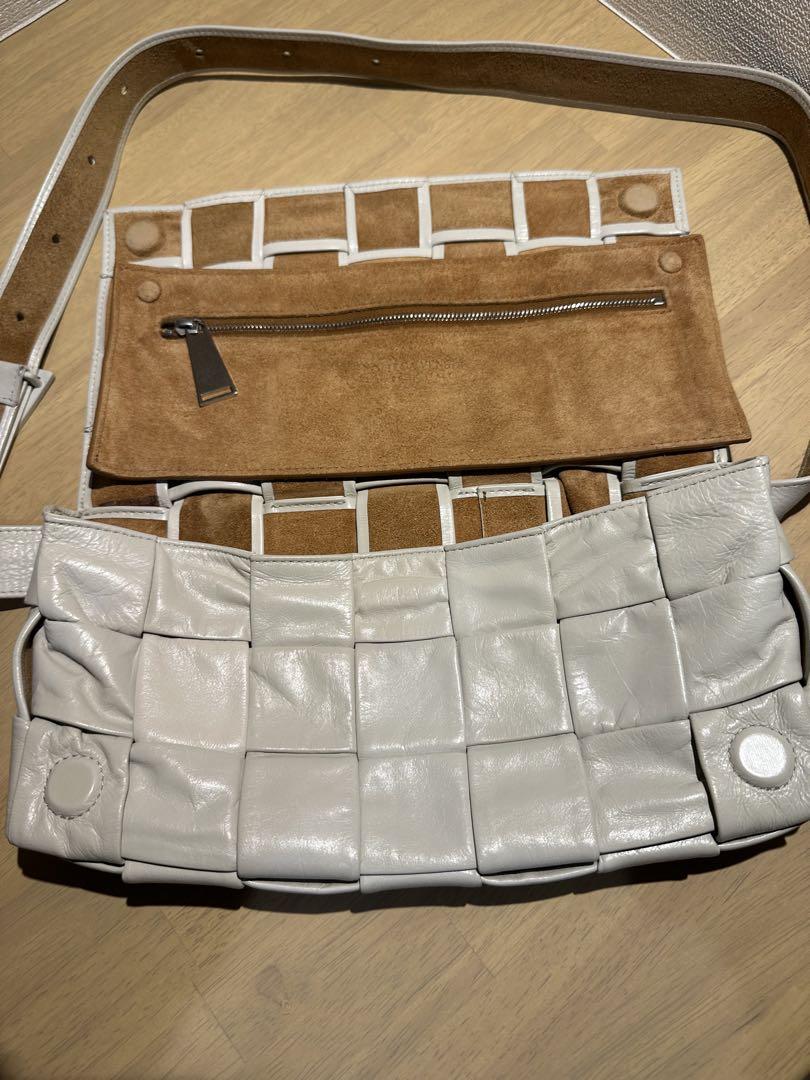BOTTEGA VENETAザ・カセットマキシイントレチャートボディバッグ