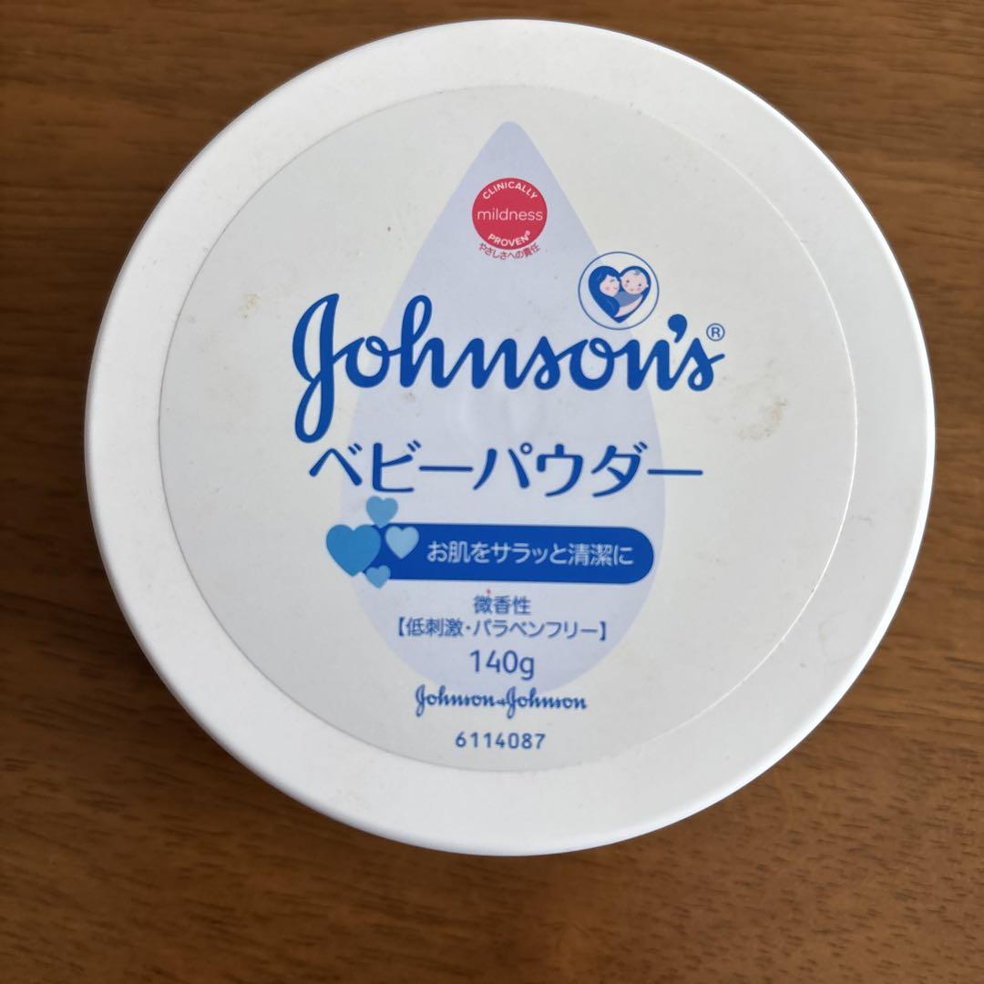 ジョンソン&ジョンソンパウダープラスチック 140gほぼ未使用