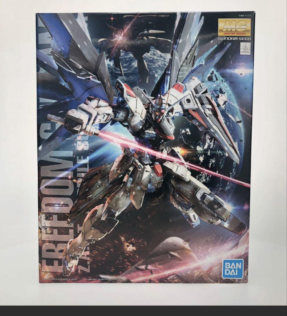 バンダイ ガンプラ MG 1/100 フリーダムガンダム Ver.2.0 新品