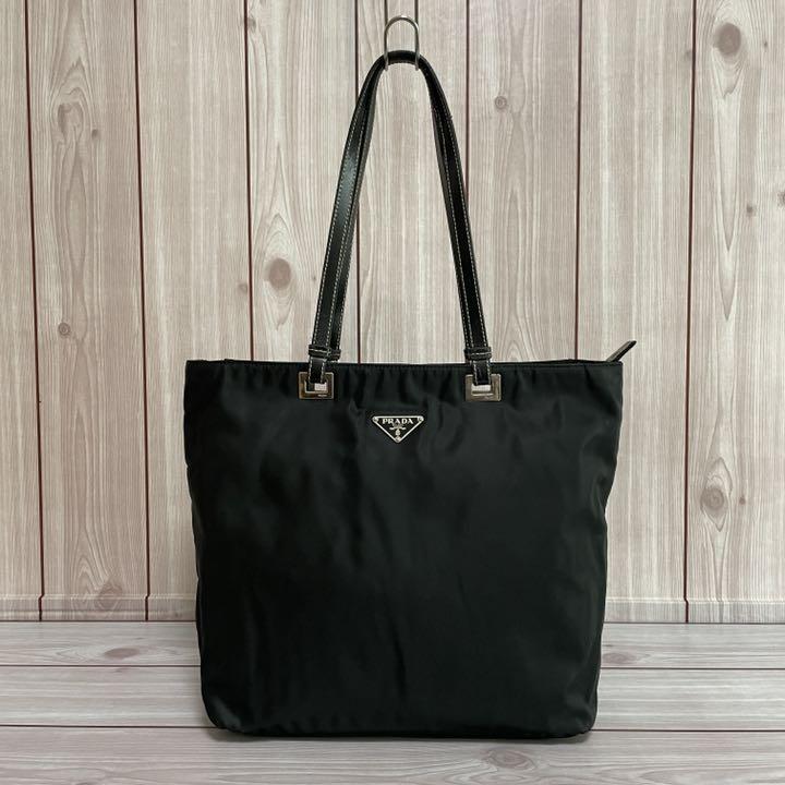 ブラック系定番 専用【美品】PRADA プラダ トートバッグ ナイロン素材 春夏新作モデル PRADA ナイロンレザートートバッグ ビックロゴ ブラック ハンドバッグ
