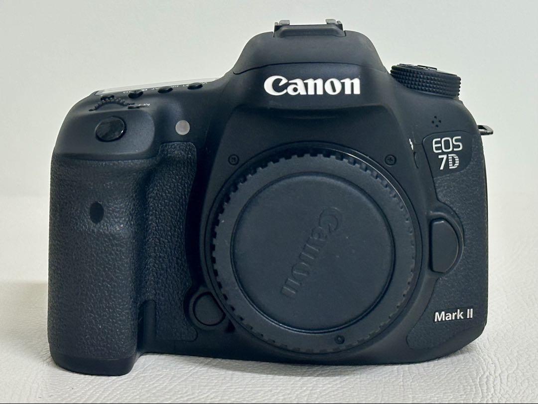 Canon EOS 7D Mark II デジタル一眼レフ　バッテリーグリップ付