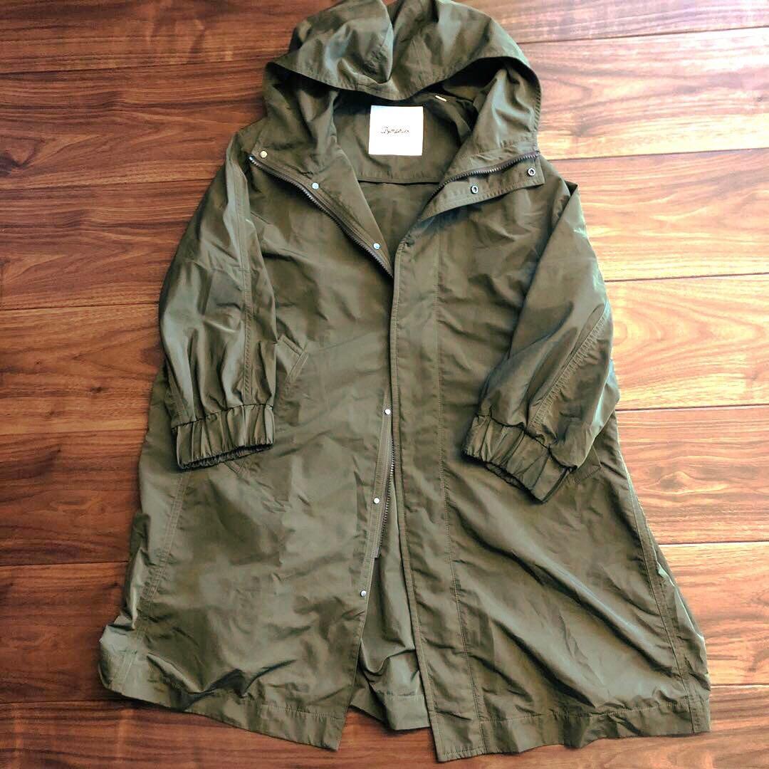 Gymphlex☆フード付きアウター　カーキ色