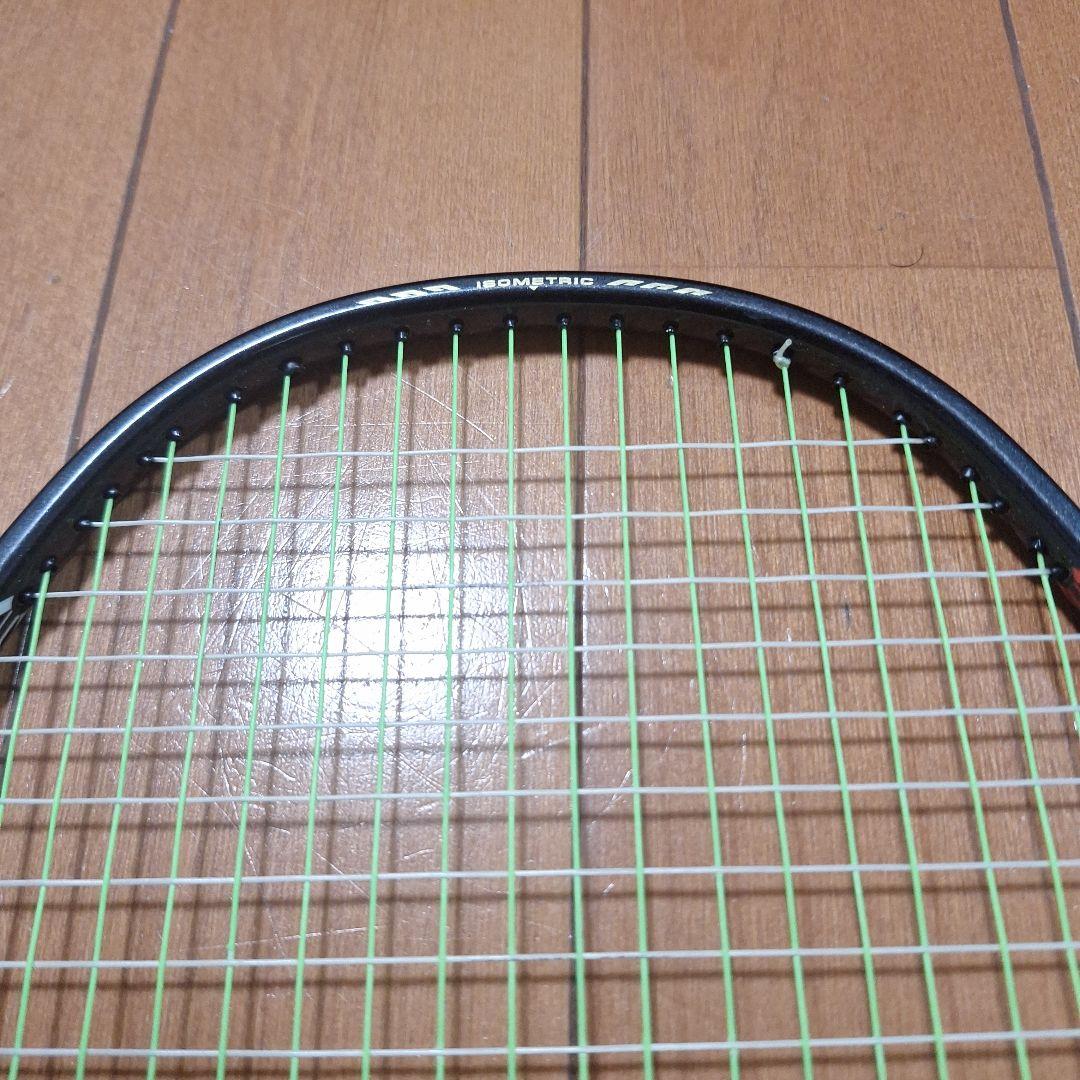 YONEX